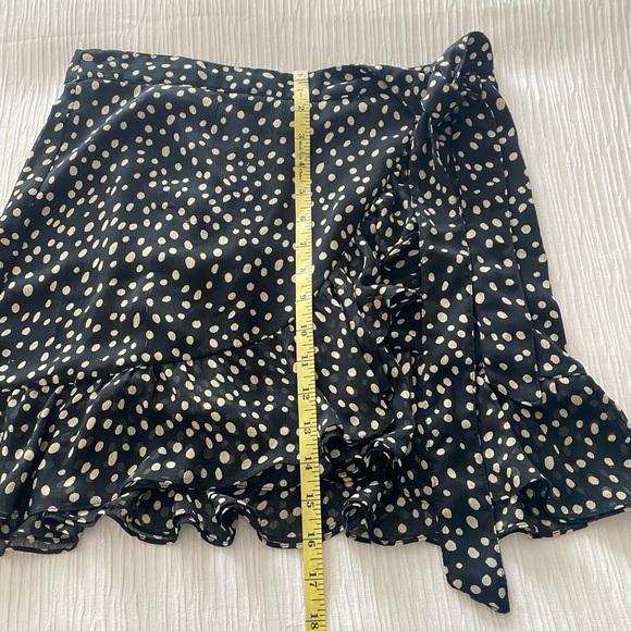 Cute Ruffled Mini Skirt - Picture 7 of 8